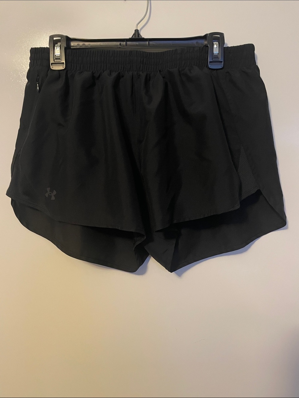 Under Armour Black Loose Fit Running shorts size large